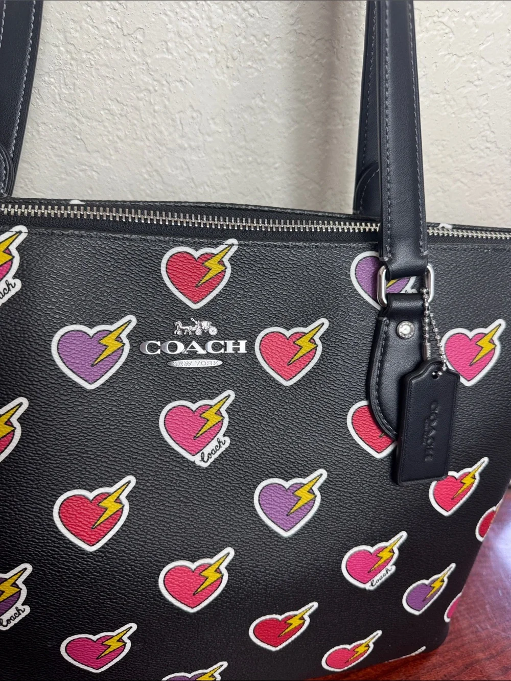 Coach gallery black